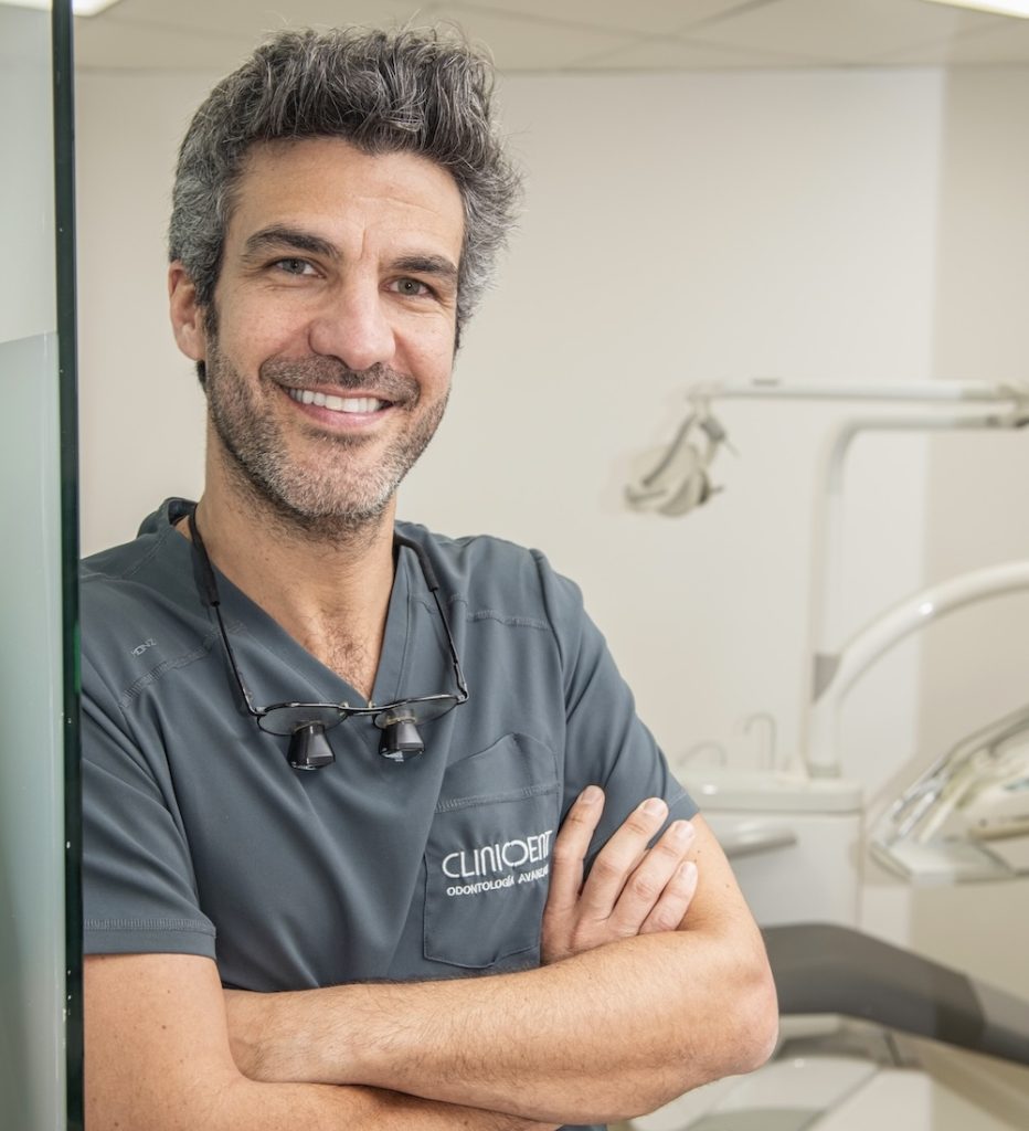 Guillermo Juliá es nuestro dentista y director médico en Clinicdent. Tu clínica dental en Palma de Mallorca.