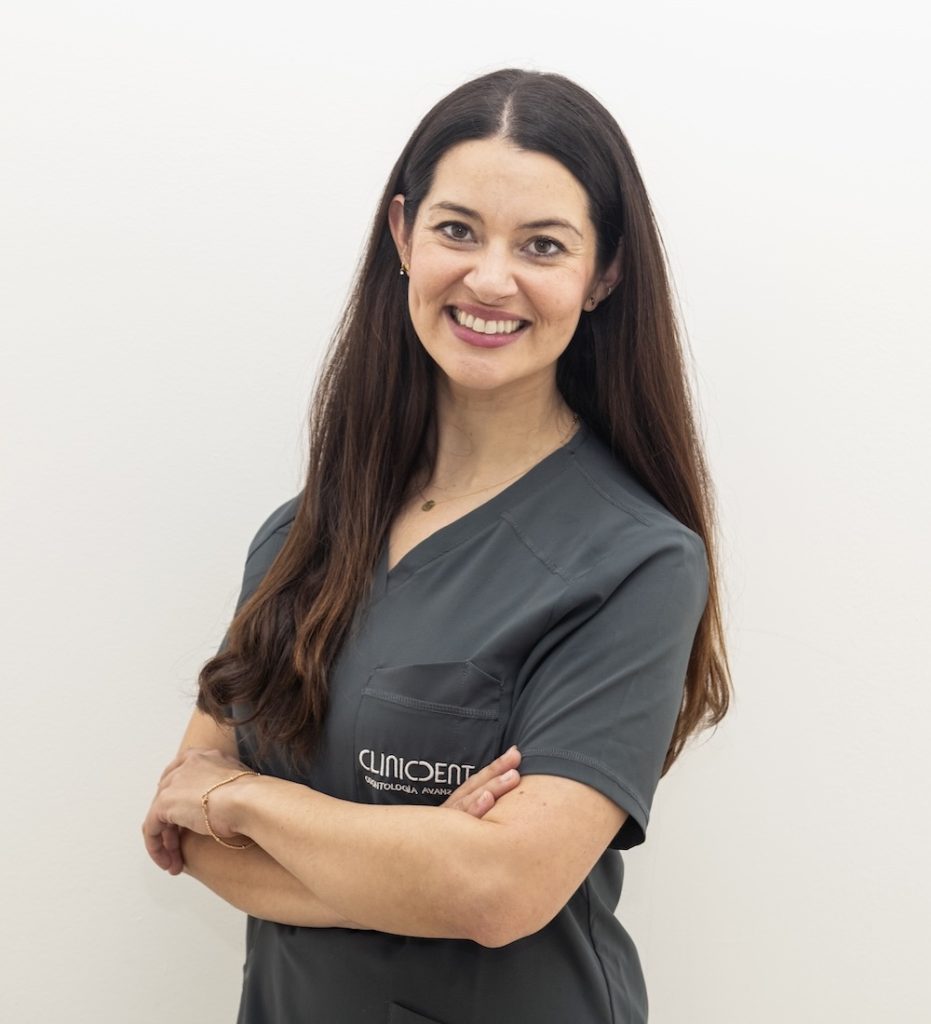 Marina Roselló es dentista y ortodoncista en Clinicdent. Tu clínica dental en Palma de Mallorca.