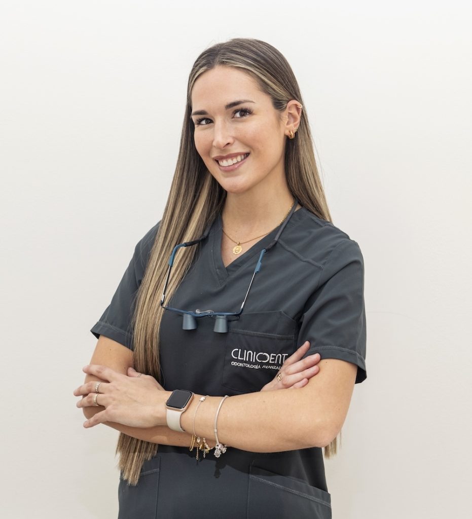 Shania Snelling es nuestra dentista en Clinicdent. Tu clínica dental en Palma de Mallorca.