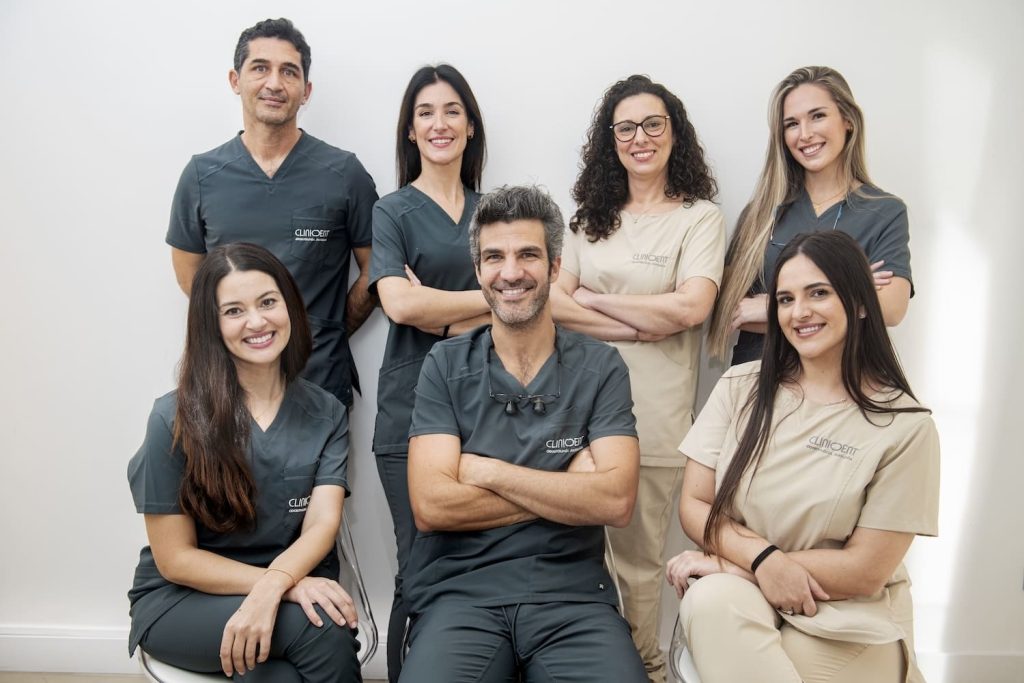 All on 4 y All on 6 en Palma: rehabilitación de arcada completa con implantes, dientes fijos en un día y precio cerrado en Clinicdent.