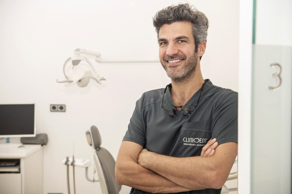 Implantes cigomáticos en Mallorca: la solución para atrofia maxilar severa cuando no queda hueso para implantes convencionales. Contáctanos.