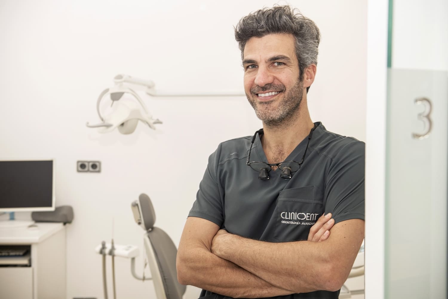Implantes cigomáticos en Mallorca: la solución para atrofia maxilar severa cuando no queda hueso para implantes convencionales. Contáctanos.