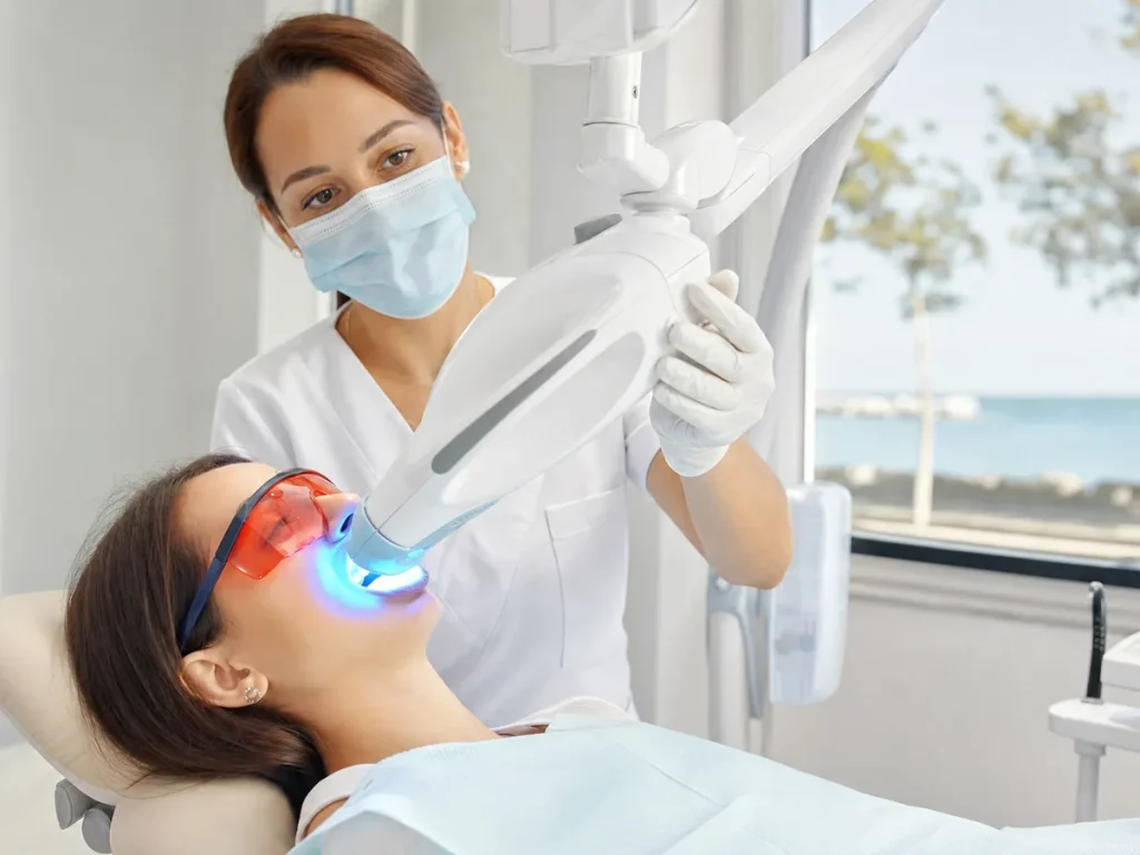Blanqueamiento dental Philips Zoom — guía de Clinicdent, Mallorca